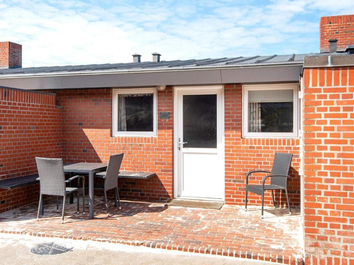 Two-Bedroom Holiday home in Henne 7 Henne Strand Eksteriør billede