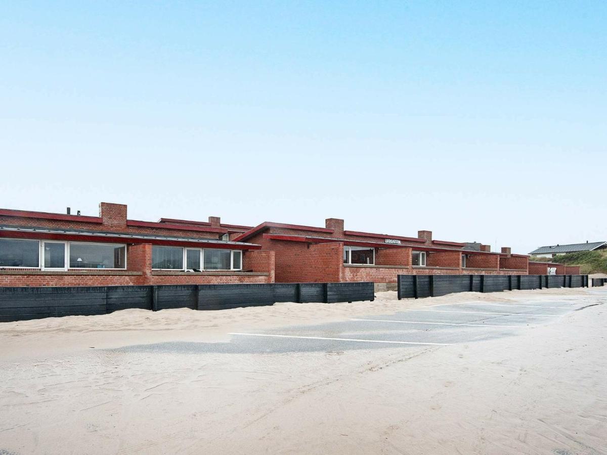 Two-Bedroom Holiday home in Henne 7 Henne Strand Eksteriør billede